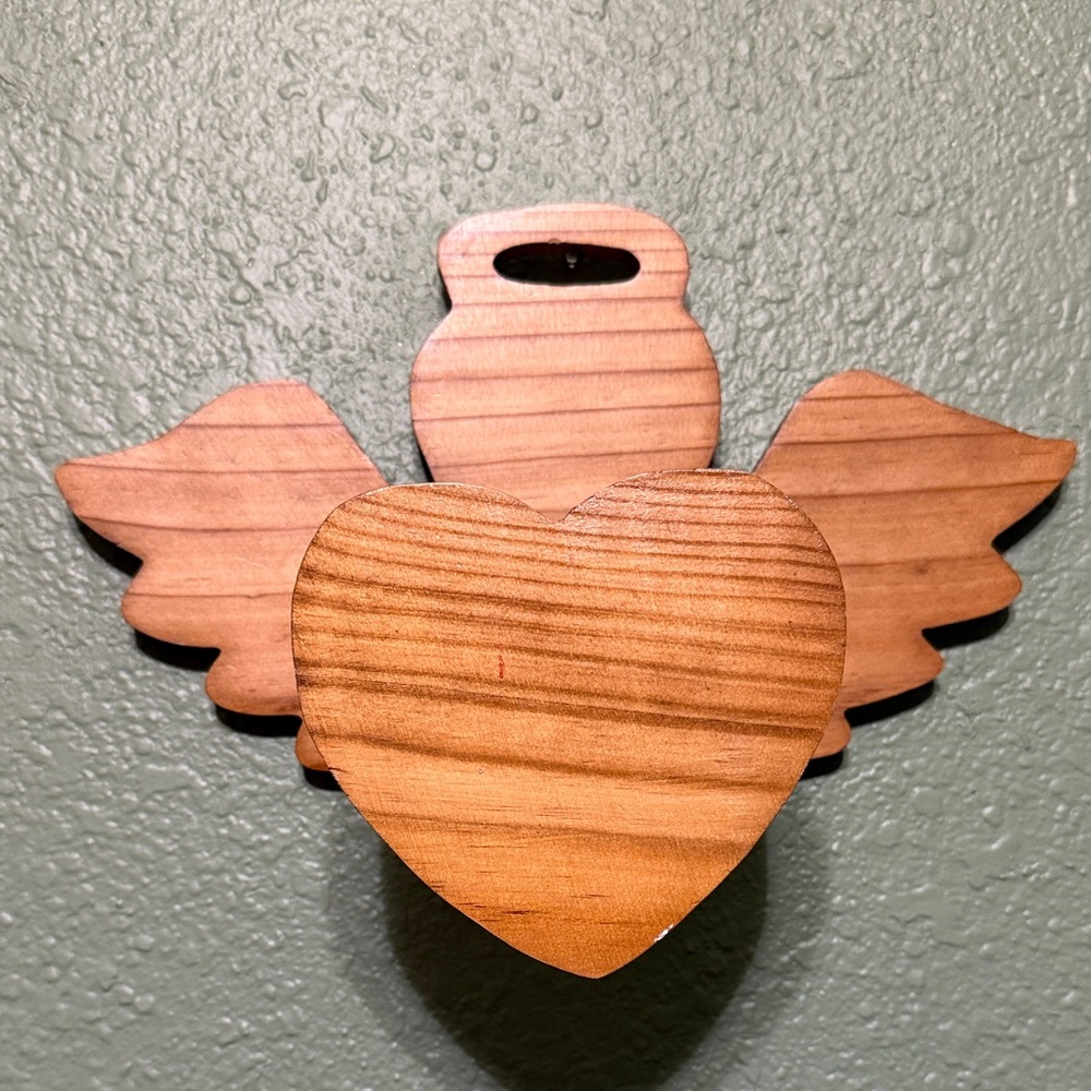 Vintage towel holder Wooden Heart and Wings Wall Decor 90s angel fairy rustic